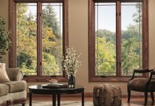 Окна из натурального дерева в интерьере