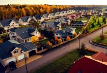 Ищем дом в коттеджном поселке: особенности таких домиков