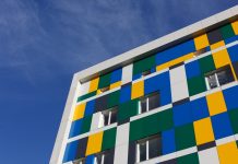 Металлокассеты для фасада: что это, как изготавливаются и как с ними работать