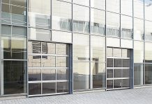 Прозрачные панорамные ворота: новый взгляд на архитектуру и дизайн пространства