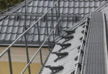 Обеспечение безопасности на высоте: роль кровельных ограждений