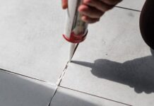 Герметики для строительных работ: виды, применение и выбор