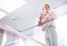 Натяжные потолки: полный гид по выбору, установке и уходу