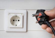 Какие электрические вилки лучше — литые или разборные